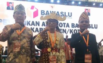 Foto bersama Anggota Bawaslu Kota Metro Periode 2023-2028