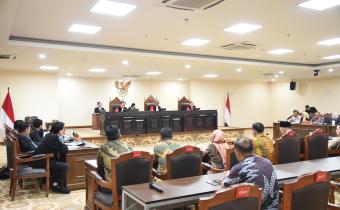 sidang pemeriksaan pendahuluan terhadap tiga perkara Perselisihan Hasil Pemilihan Umum Kepala Daerah (PHPU Kada)