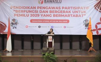 Anggota Bawaslu Lolly Suhenty saat membuka Kick-Off P2P