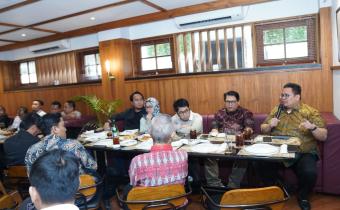 foto diskusi