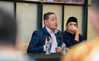 Anggota Bawaslu Herwyn JH Malonda dalam DKT Pembinaan Evaluatif Strategi Pengembangan Sumber Daya Manusia Pengawas Pemilu di Surabaya