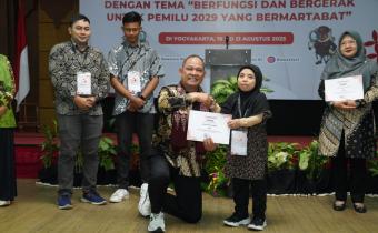 menutup kegiatan