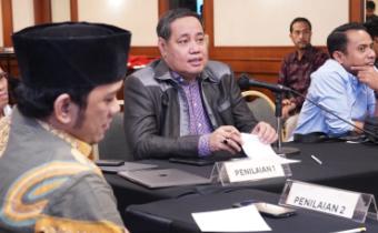 Anggota Bawaslu Herwyn JH Malonda dalam Rapat Penyusunan Rencana Aksi Reformasi Birokrasi Bawaslu Tahun 2025 dan Penilaian Usulan Nominasi Award Divisi SDMO Bawaslu Tahun 2024