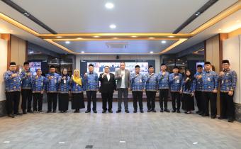 berfoto bersama 