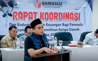 anggota Bawaslu Provinsi Lampung memberikan penyampaian terkait pemilihan serentak 2024