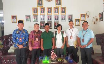 Foto bersama dengan Penghubung Komisi Yudisial Wilayah Lampung