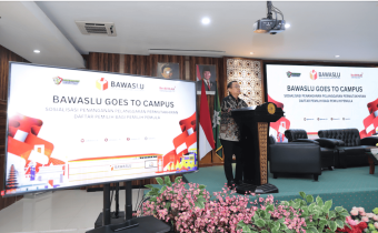 Anggota Bawaslu Puadi dalam kegiatan Bawaslu Goes to Campus: Sosialisasi Penanganan Pelanggaran Pemutakhiran Daftar Pemilih bagi Pemilih Pemula di Universitas MUhammadiyah Jakarta, Kamis (18/12/2025).