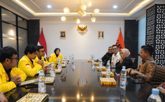 Anggota Bawaslu Lolly Suhenty menerima audiensi dengan Ikatan Mahasiswa Magister Hukum (IMMH) Universitas Indonesia (UI) di Gedung Bawaslu, Rabu (14/1/2026).