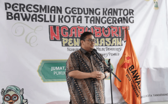Ketua Bawaslu Rahmat Bagja saat menyampaikan sambutan di Kantor Bawaslu Kota Tangerang, Jumat, (27/2/2026).