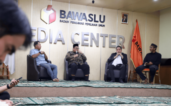 Ketua Bawaslu Rahmat Bagja saat berdiskusi bersama Komite Pemilih Indonesia (KPPDem) di Media Center Bawaslu