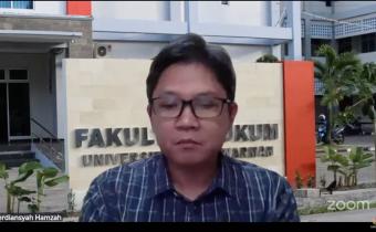 Akademisi Universitas Mulawarman Herdiansyah Hamzah dalam Ngabuburit Pengawasan bertajuk “Penguatan Penegakan Hukum Pemilu” yang diselenggarakan secara daring dan ditayangkan secara langsung melalui kanal YouTube Bawaslu, Kamis (5/3/2025).