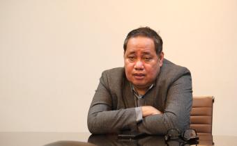 Anggota Bawaslu Herwyn JH Malonda memberikan arahan dalam rapat Pembahasan Edaran Panduan Desain Arsitektural dan Dokumen Pengelolaan Lingkungan Kantor Bawaslu Provinsi, Kabupaten, dan Kota di Gedung Bawaslu, Kamis (5/3/2026).