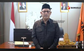 Anggota Bawaslu Totok Haryono dalam ngabuburit pengawasan melalui kanal youtube live Bawaslu RI. Jumat (6/3/2026).
