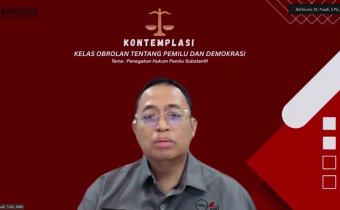 Anggota Bawaslu Puad dalam diskusi bertajuk 'Kontemplasi: Kelas Obrolan tentang Pemilu dan Demokrasi' yang diselenggarakan Bawaslu Provinsi Bengkulu, Selasa (10/3/2026).