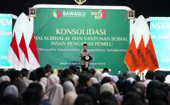Sekretaris Jenderal Bawaslu Ferdinand Eskol Tiar Sirait dalam kegiatan Konsolidasi, Halalbihalal, dan Santunan Sosial Insan Pengawas Pemilu di Jakarta, Rabu (8/4/2026).