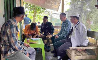 Anggota Bawaslu Kota Metro saat melakukan pengawasan PDPB Triwulan I