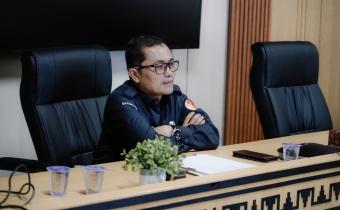Badan Pengawas Pemilihan Umum (Bawaslu) Provinsi Lampung menggelar Rapat Rutin Jajaran Sekretariat pada Senin (13/04) di Kantor Bawaslu Provinsi Lampung. Kegiatan ini menjadi bagian dari upaya penguatan koordinasi internal sekaligus memastikan seluruh program dan kegiatan kelembagaan berjalan secara efektif, terarah, dan sesuai dengan rencana kerja yang telah ditetapkan.