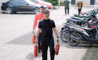 Badan Pengawas Pemilihan Umum (Bawaslu) Provinsi Lampung menggelar Kegiatan Kurve di lingkungan kantor Bawaslu Lampung pada Kamis (30/04) sebagai bagian dari upaya mewujudkan semboyan hidup Aman, Sehat, Resik, dan Indah (ASRI).