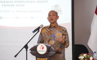 Sekretaris Jenderal (Sekjen) Bawaslu Ferdinand Eskol Tiar saat membuka Orientasi PPPK Bawaslu Tahun 2026 di Gedung D Bawaslu di Menteng, Jakarta Pusat, Rabu (22/4/2026).