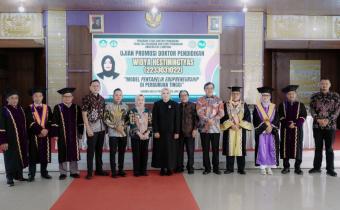 Ketua Bawaslu Provinsi Lampung, Iskardo P. Panggar, menghadiri Ujian Terbuka Disertasi Mahasiswa Program Studi S3 Pendidikan Fakultas Keguruan dan Ilmu Pendidikan (FKIP) Universitas Lampung atas nama Widya Hestiningtyas di Aula K FKIP Universitas Lampung, Jumat (26/6).