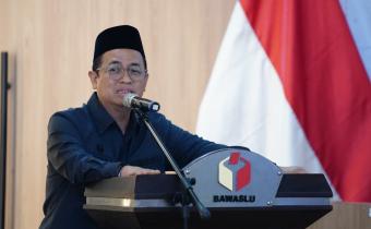 Anggota Bawaslu Puadi saat menutup kegiatan Peningkatan Kapasitas Pegawai di Lingkungan Biro Fasilitasi Penanganan Pelanggaran Pemilu di Jakarta, Senin (3/8/2026).