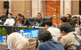 Anggota Bawaslu Herwyn JH Malonda saat menyampaikan pendapatnya dalam Diskusi Kelompok Terpumpun Revisi Undang-Undang Pemilu, Selasa (18/8)