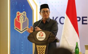 Anggota Bawaslu, Puadi, saat membuka Tahapan Eliminasi Kompetisi Debat Penegakan Hukum Pemilu VI Antarperguruan Tinggi se-Indonesia Tahun 2026 di Jakarta, Selasa (28/7/2026).