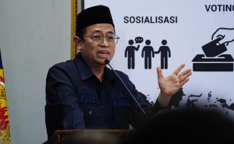 Anggota Bawaslu, Puadi, saat membuka kegiatan Bawaslu Campus Connect bertema "Generasi Digital, Demokrasi Transparan" di Universitas Jayabaya, Selasa (4/8/2026).