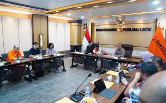 Bawaslu menerima kunjungan organisasi pemantau pengawas pemilu Thailand dalam Audiensi Daybreaker Network Thailand, dan Komisi Untuk Orang Hilang dan Korban Tindak Kekerasan (Kontras) di Gedung Bawaslu Thamrin 14, Jakarta. Jumat (14/8/2026).