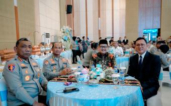 Anggota Bawaslu Provinsi Lampung, Suheri, menghadiri Acara Syukuran Hari Bhayangkara ke-80 Tahun 2026 yang diselenggarakan di Gedung Serba Guna (GSG) Presisi Polda Lampung, Rabu (2/7).