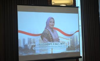 Anggota Bawaslu Lolly Suhenty dalam layar saat membuka Evaluasi Efektivitas Strategi Pencegahan Pelanggaran Pemilu dan Pemilihan 2024 secara daring, Senin (24/8/2026).