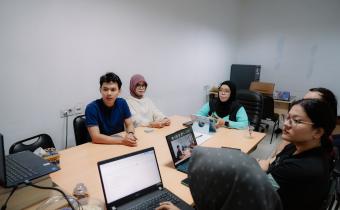 Badan Pengawas Pemilihan Umum (Bawaslu) Provinsi Lampung melaksanakan Evaluasi Program Pengawas Partisipatif (P2P) Tahun 2026 di Provinsi Lampung secara daring melalui Zoom Meeting, Kamis (30/7).
